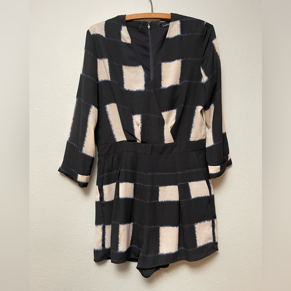 Trouvé sz 6 Plaid Surplice Romper - Picture 2 of 9